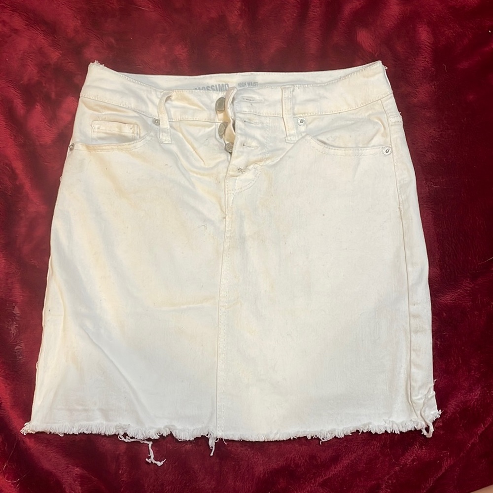 White denim skirt
